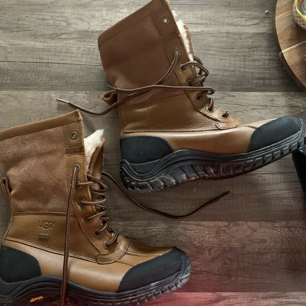 Like New UGG Adirondack All Weather Boots